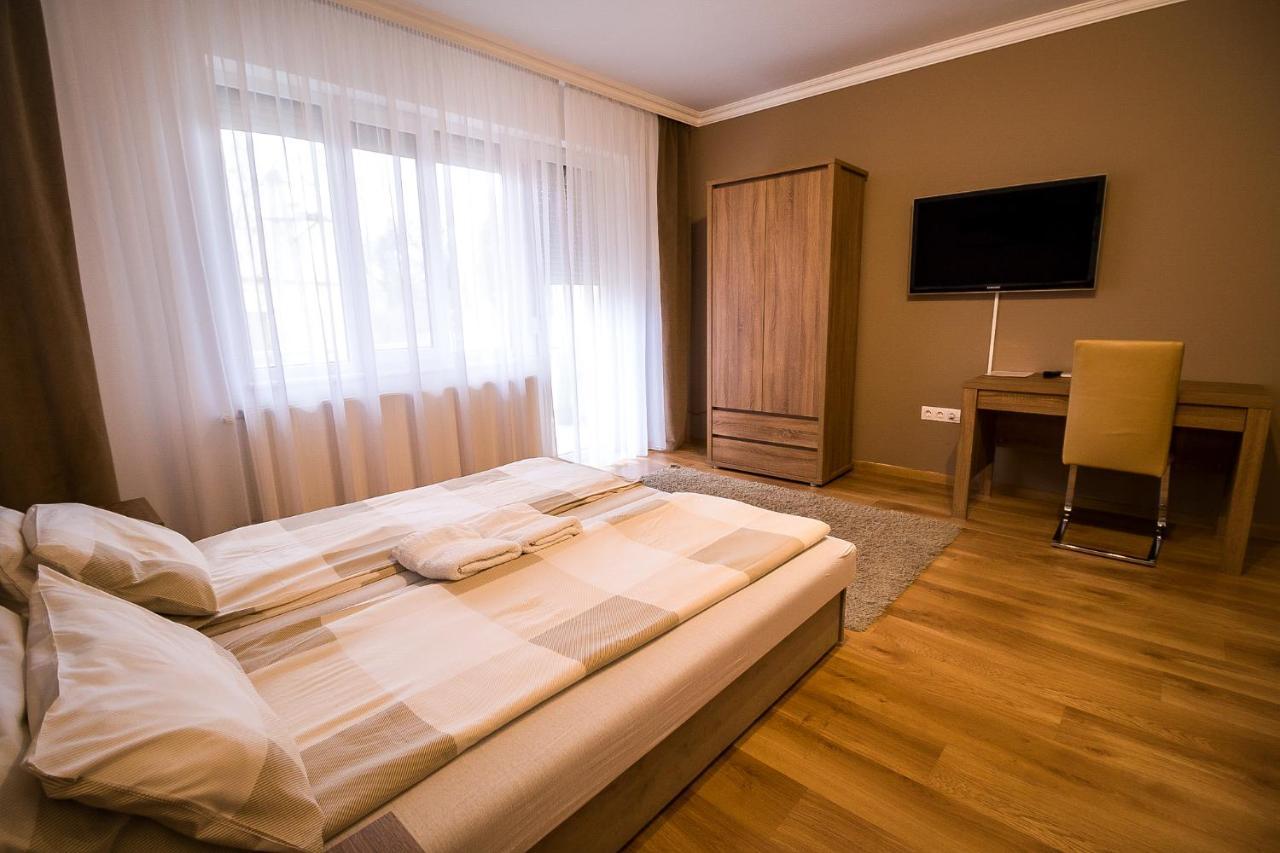 Thermal Next II Weninger Apartman Kiskunhalas Extérieur photo