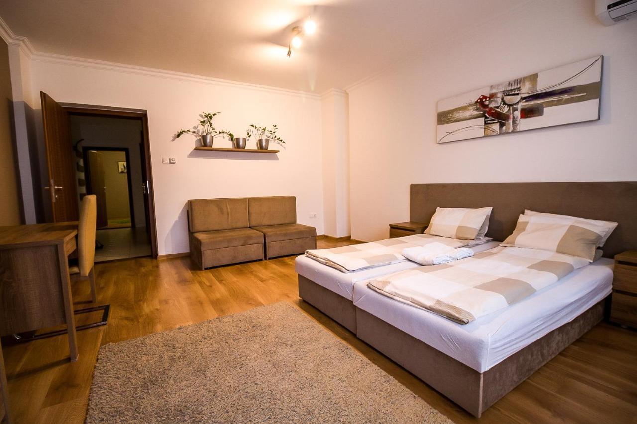 Thermal Next II Weninger Apartman Kiskunhalas Extérieur photo